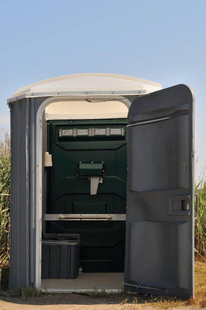 Best Portable restroom trailer rental  in Diamond Springs, CA